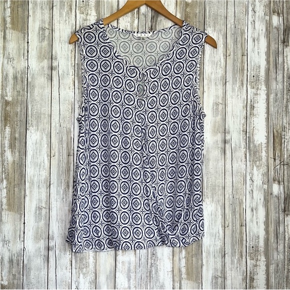 Cabi Medallion Keyhole Sleeveless Blouse - Picture 2 of 6